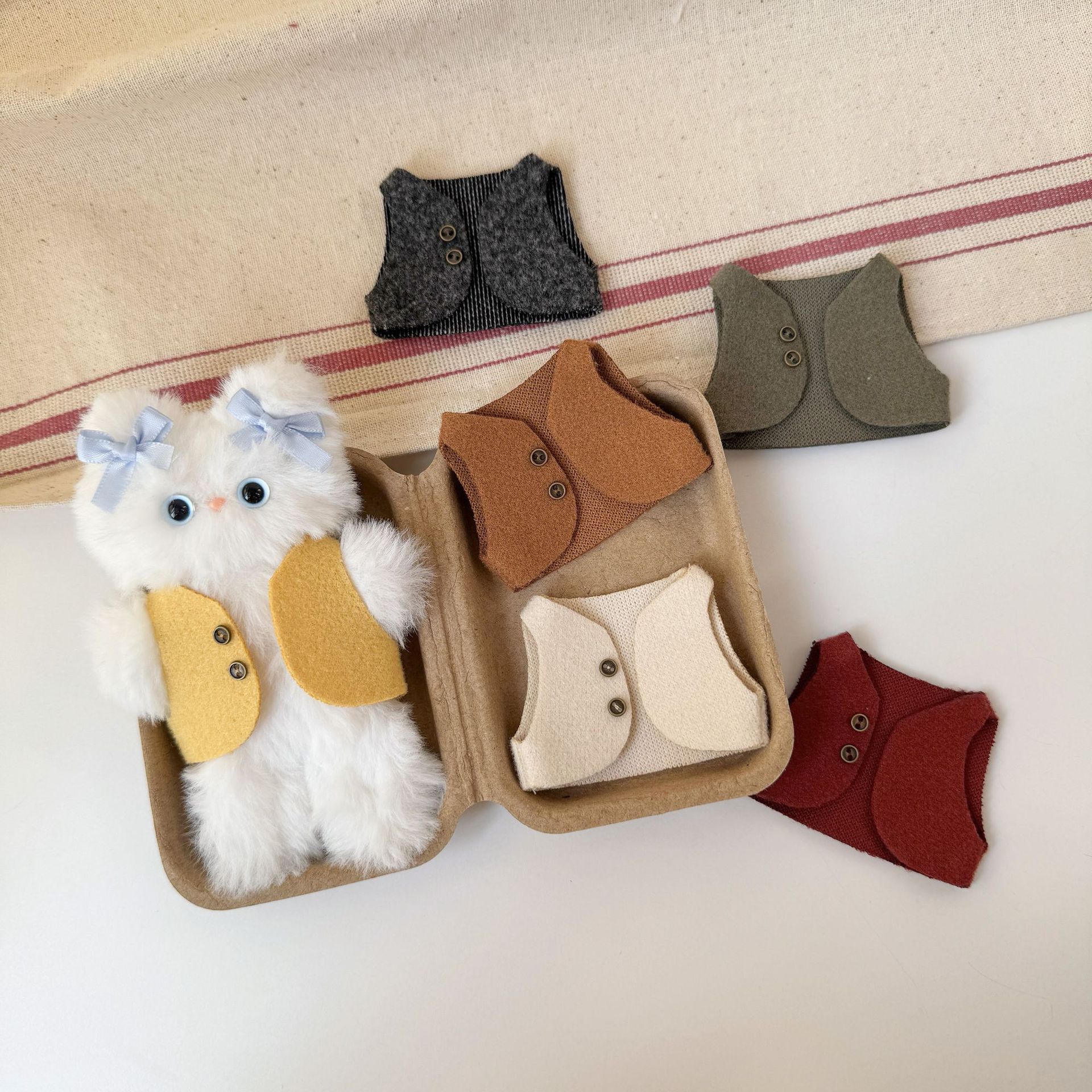 Vintage Collectible Accessories - 1pc 10cm Blind Box Figure Clothes,
