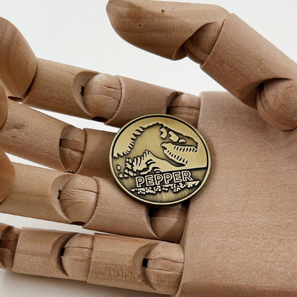 Jurassic-Park-Enamel Pin Dinos - Collectible Vintage Brooches 评论和价格