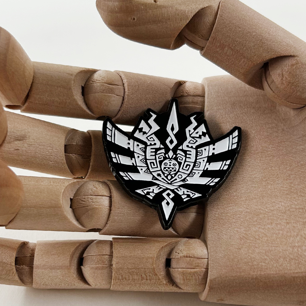 MH4 Monster Hunter-4 Logo Badg - Collectible Vintage Brooches 评论和价格