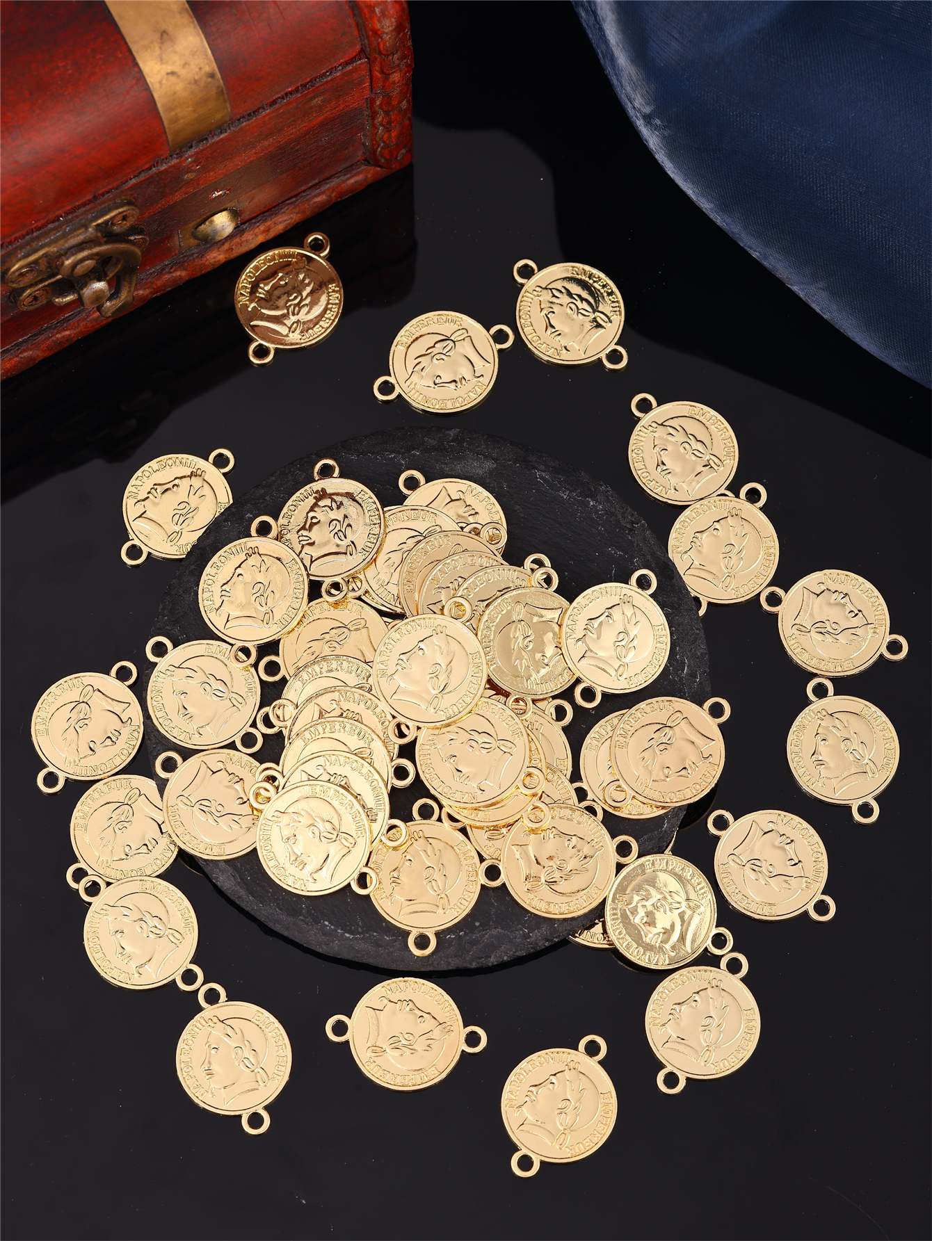 Coin-Shaped DIY Women's Robe A - Vintage Jewelry Collection 评论和价格