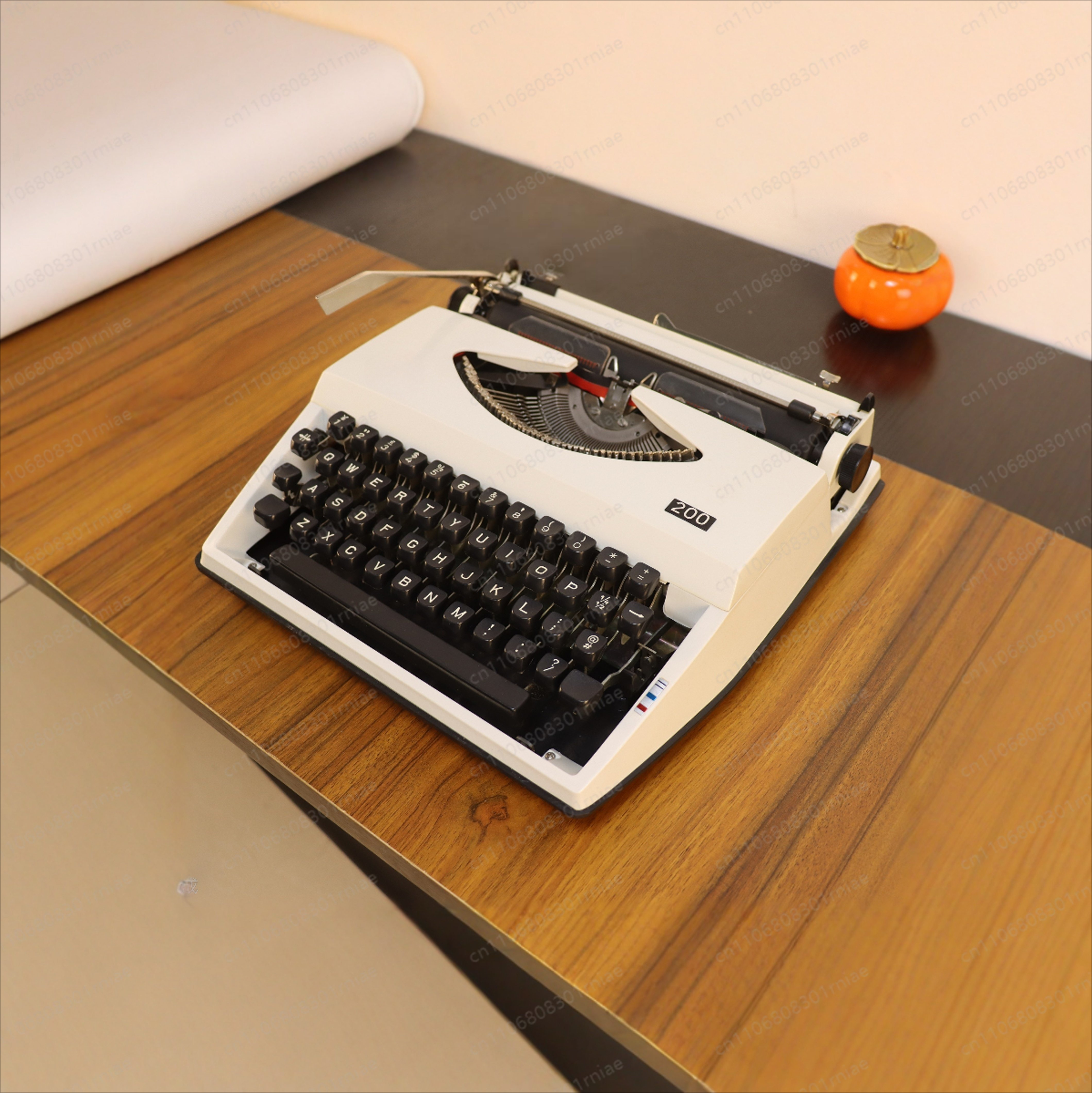 Vintage typewriter English mac - Vintage Things Collection 评论和价格