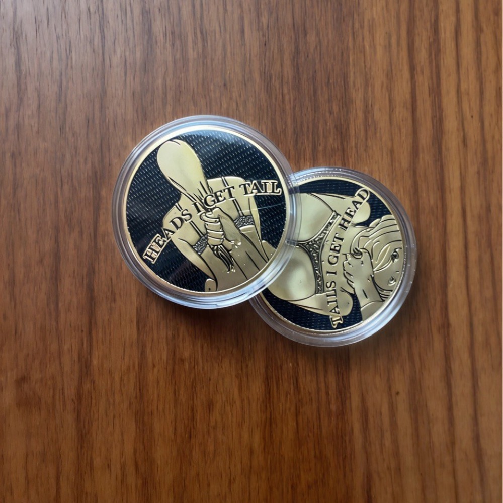New Funny Heads and Tails Coin - Collectible Vintage Brooches 评论和价格