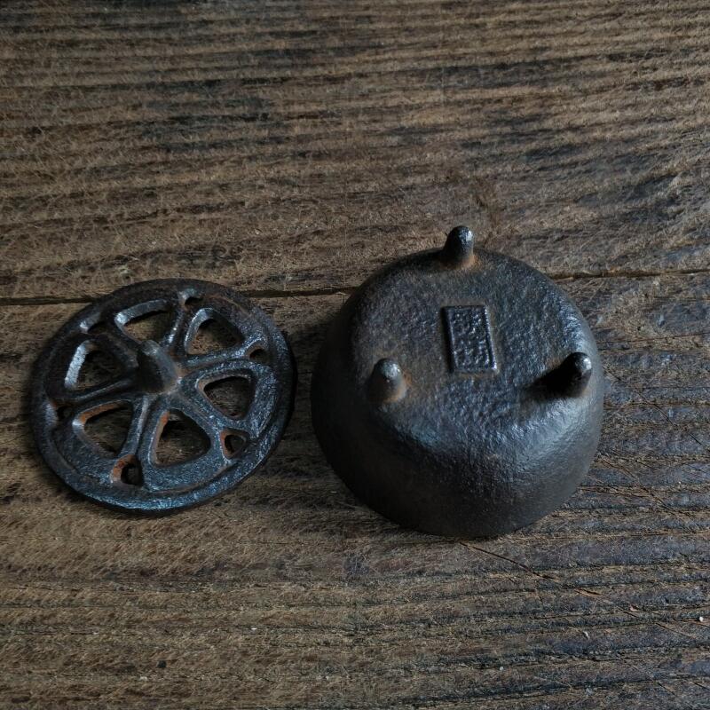 Antique Collect Iron incense b - Vintage Collectible Accessories 评论和价格