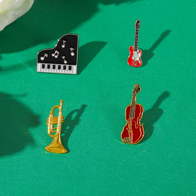 Musical Instrument Enamel Lape - Collectible Vintage Brooches 评论和价格