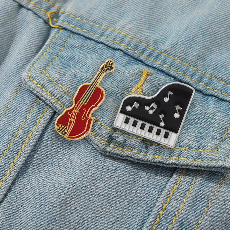 Musical Instrument Enamel Lape - Collectible Vintage Brooches 评论和价格